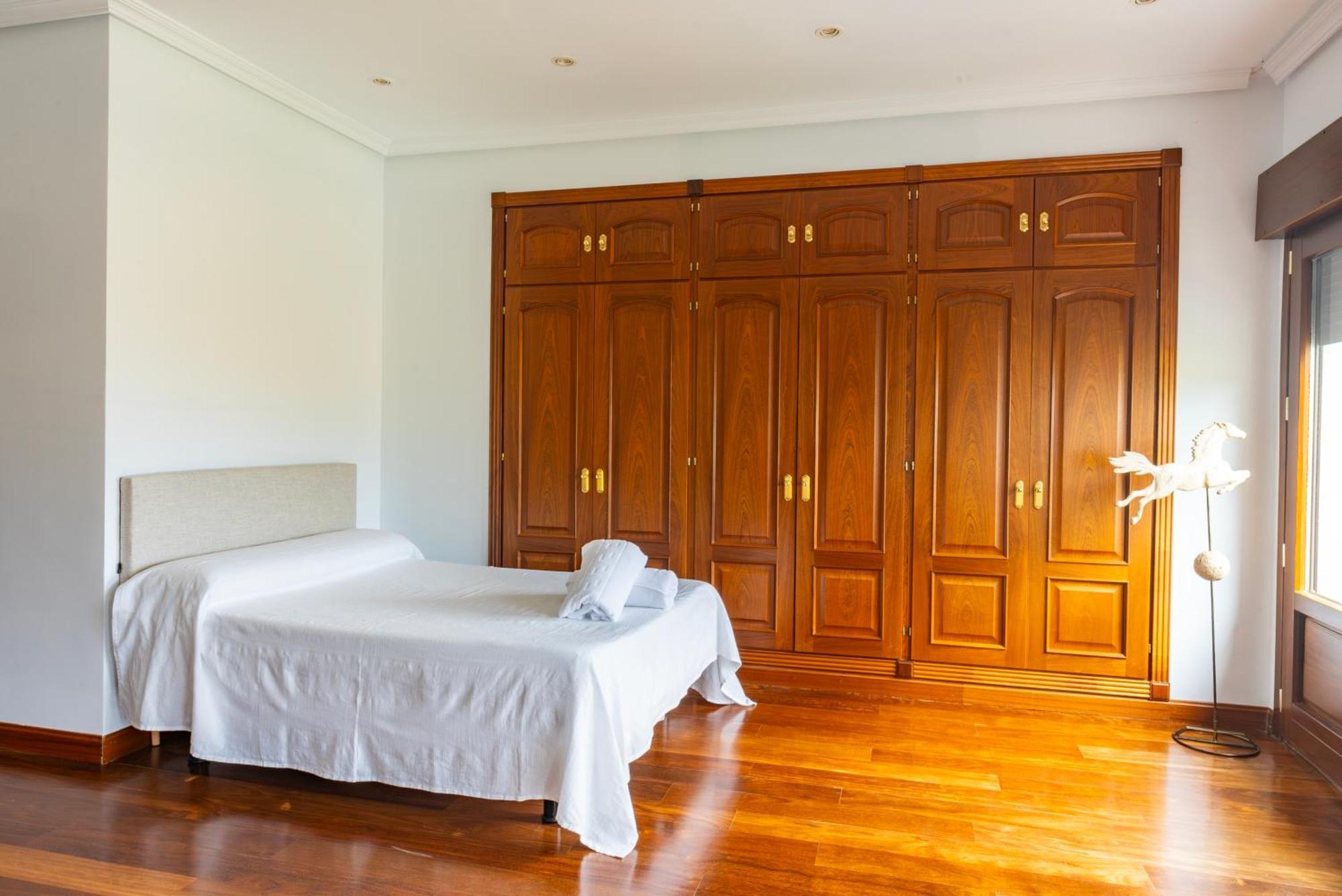 Mansion Con Jacuzzi A 40 Grados, Gran Piscina Y Padel El Tiemblo