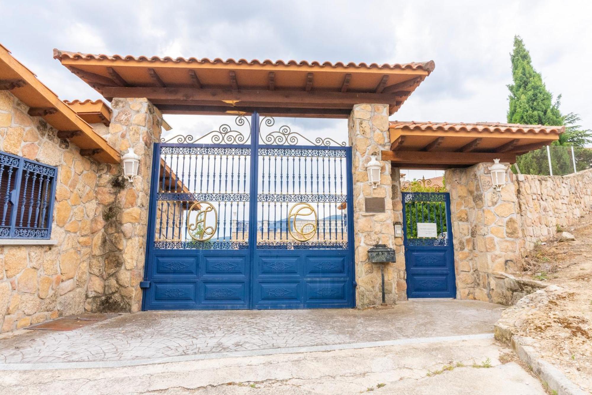 Villa Mansion Con Jacuzzi A 40 Grados, Gran Piscina Y Padel El Tiemblo
