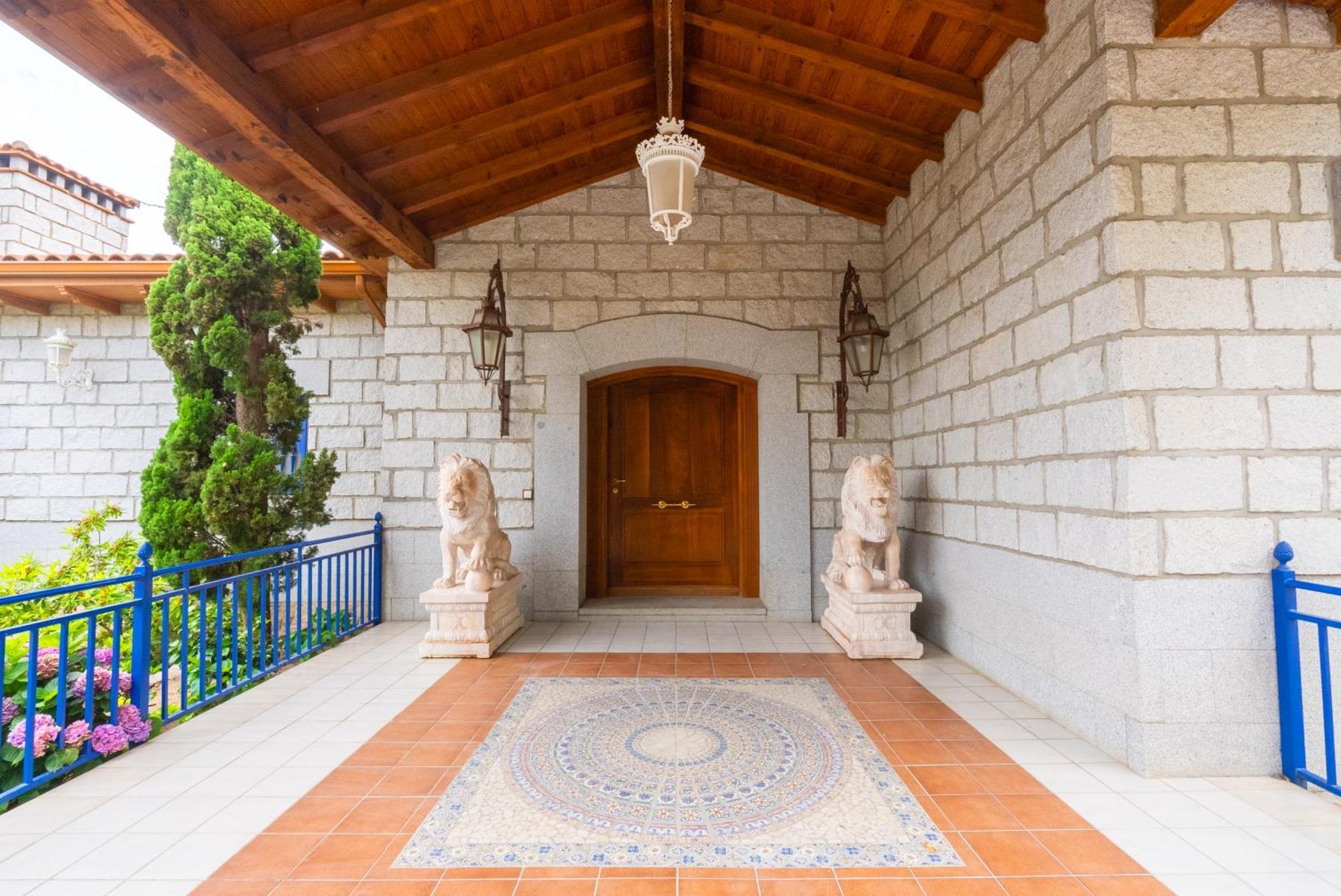 Mansion Con Jacuzzi A 40 Grados, Gran Piscina Y Padel El Tiemblo