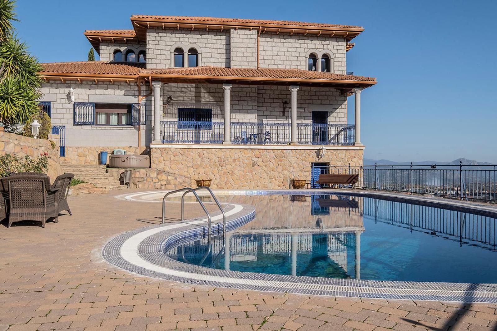Mansion Con Jacuzzi A 40 Grados, Gran Piscina Y Padel *
