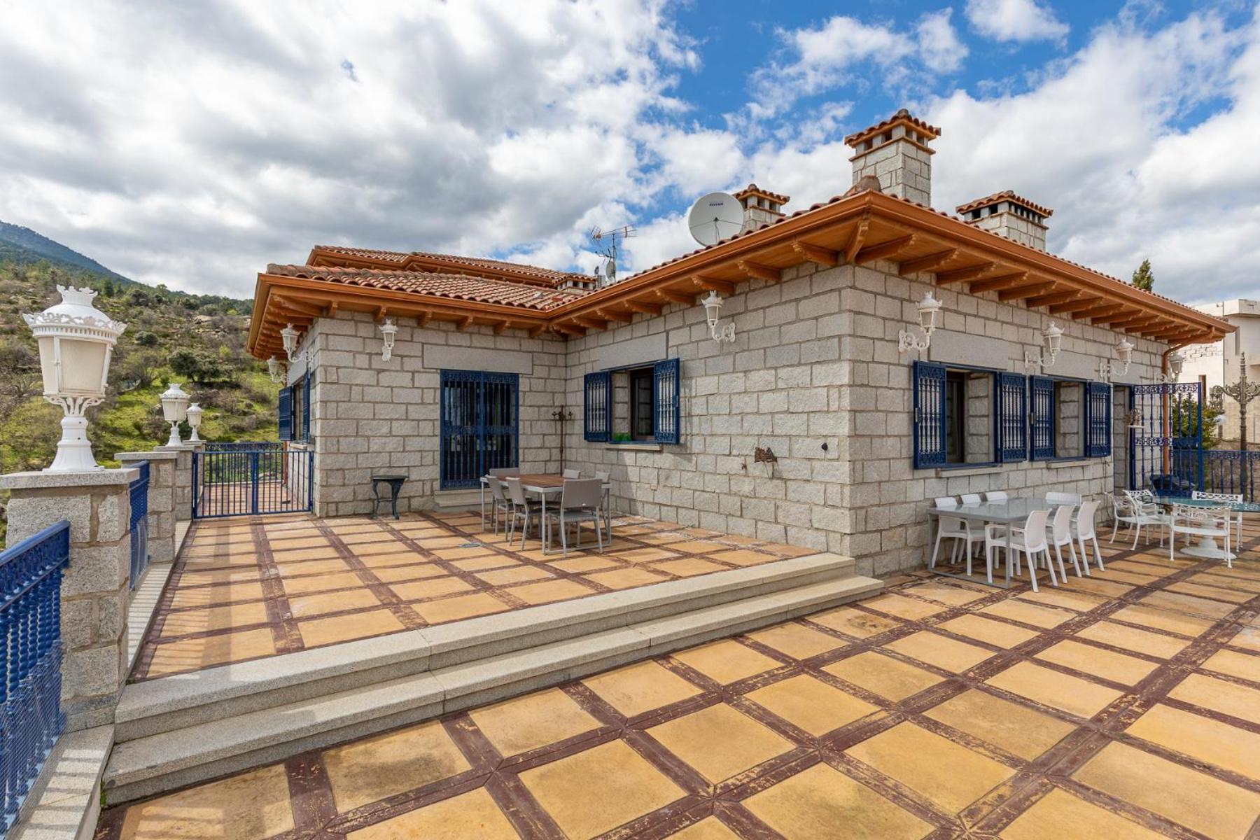 Villa Mansion Con Jacuzzi A 40 Grados, Gran Piscina Y Padel El Tiemblo